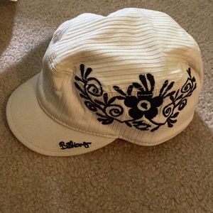 Billabong girls hat, size M/L